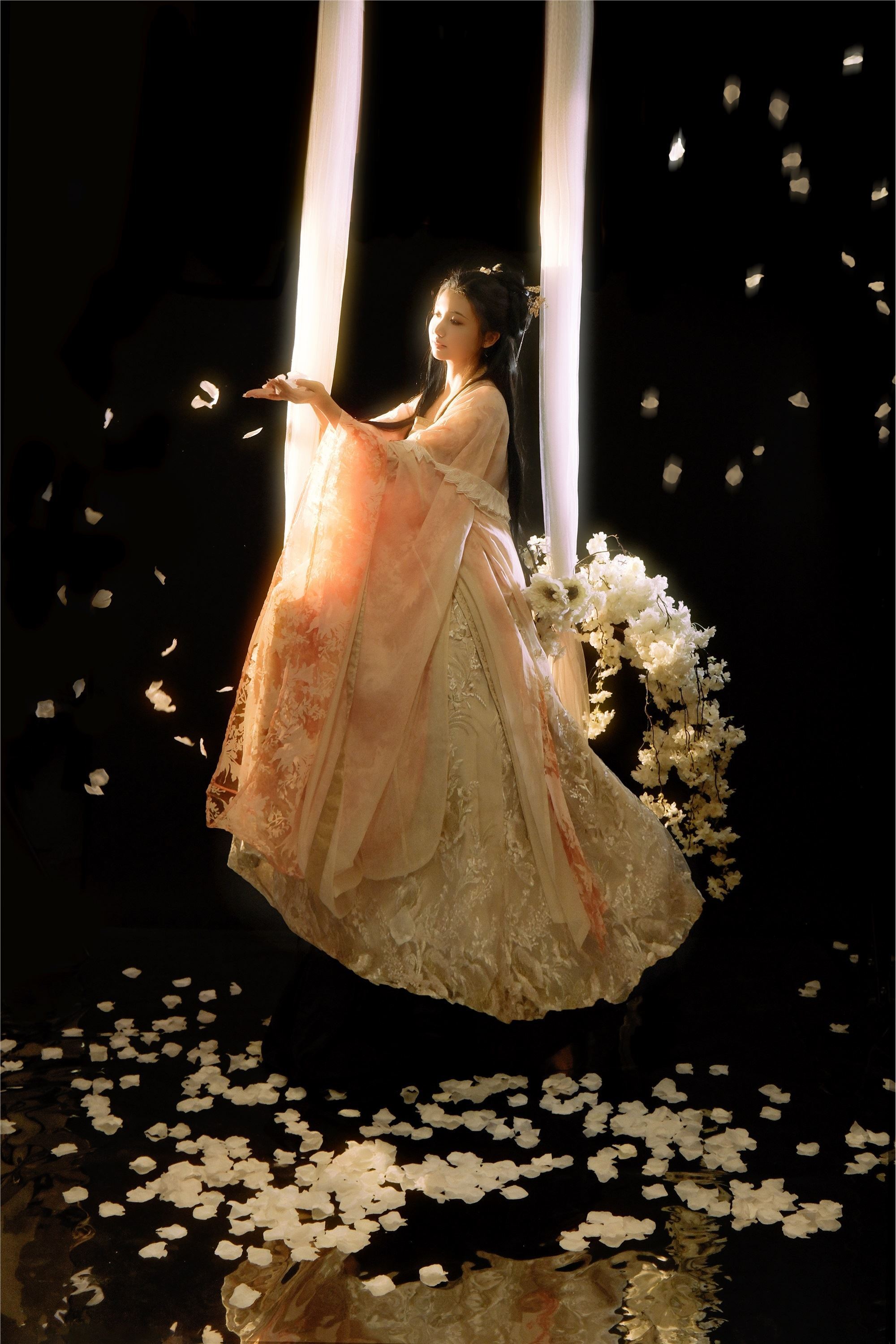 YITUYU艺图语 2025.01.11 花吻 安九鱼